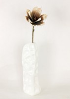 Magnolie béžovo-hnědá. Květina umělá pěnová. K-105