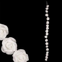 Girlanda z pěnových růžiček, barva bílá , umělá dekorace PRZ2841